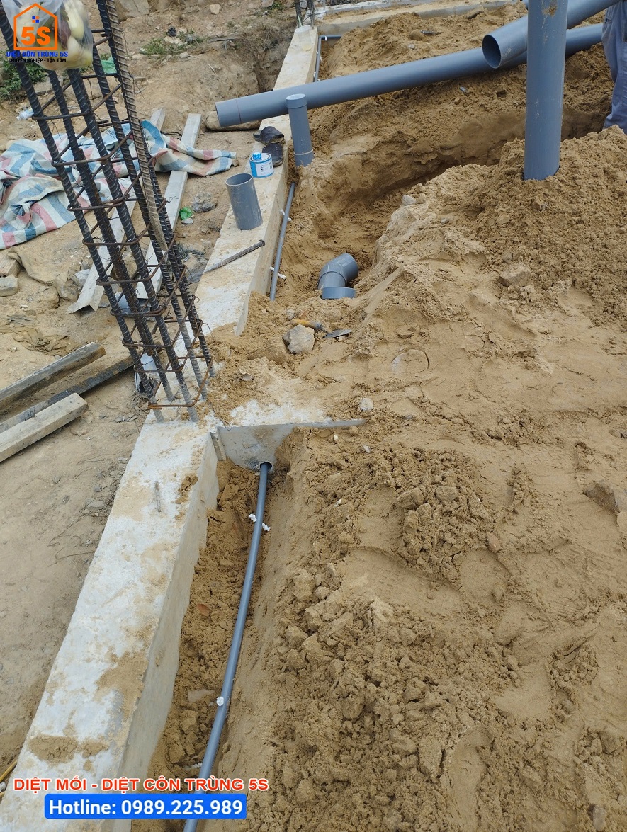 Diệt mối tận gốc cho quán tạp hóa chị Thương tại huyện Hòa Vang, Đà Nẵng 7 Chống mối nền móng tại Hòa Phú 27 - TP Đà Nẵng