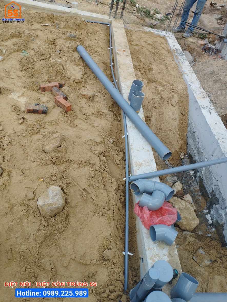 Diệt mối tận gốc cho quán tạp hóa chị Thương tại huyện Hòa Vang, Đà Nẵng 8 Chống mối nền móng tại Hòa Phú 27 - TP Đà Nẵng