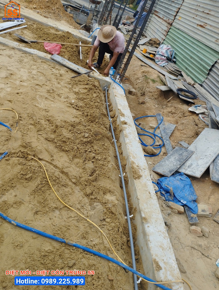 Diệt mối tận gốc cho quán tạp hóa chị Thương tại huyện Hòa Vang, Đà Nẵng 10 Chống mối nền móng tại Hòa Phú 27 - TP Đà Nẵng